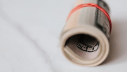 股票行情利好时，股市上涨如何购买期权？