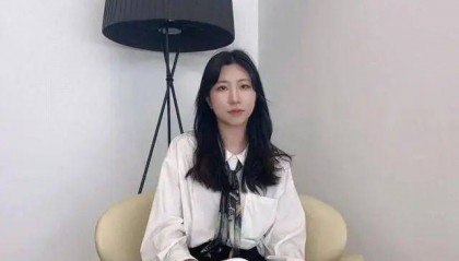 她，96年出生，应届博士生，已任浙大博导