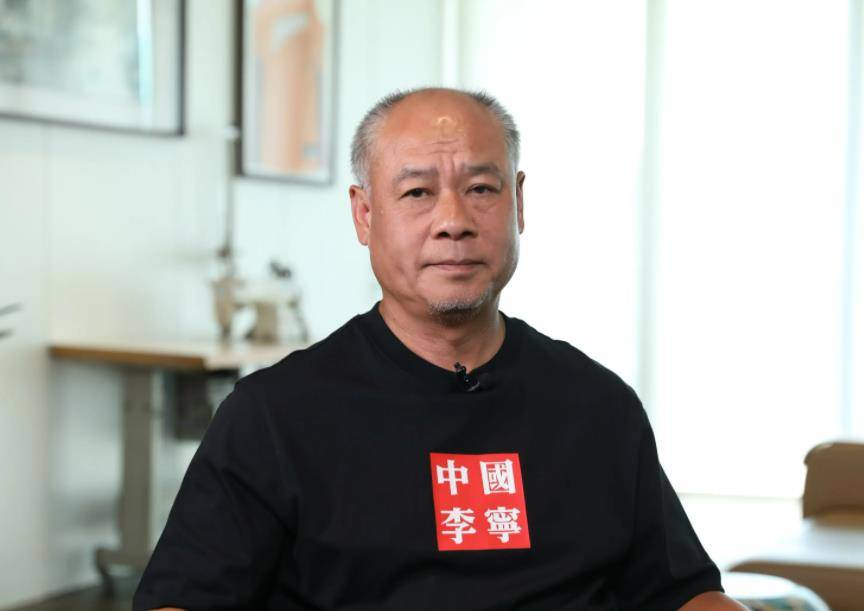 李宁与儿子、女儿合照：22岁儿子帅气，身高超李宁，女儿美丽可爱